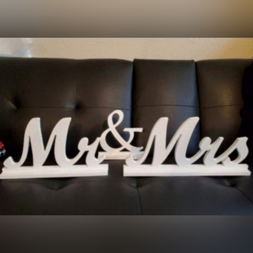 Mr & Mrs Wooden Sign